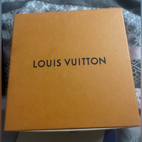 LV Initiales 40mm Reversible - Picture 2 of 10